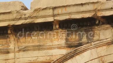 古希腊在古希腊的碑文。 希腊雅典哈德里安拱门